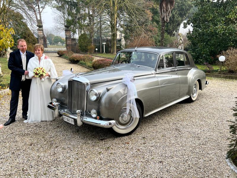 Bentley grigia matrimonio 1
