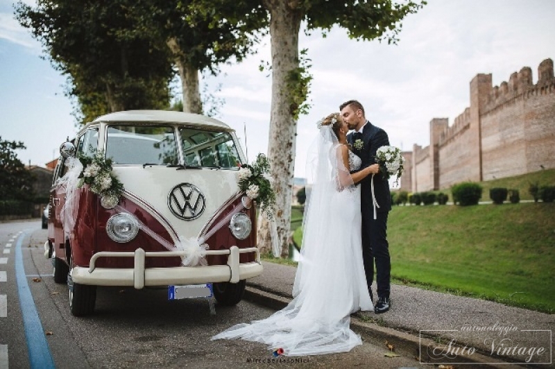 noleggio-auto- classica-volkswagen-t1-pulmino-bulli-samba-combi_classic-car-hire-volkswagen-t1-pulmino-bulli-samba-combi (23)