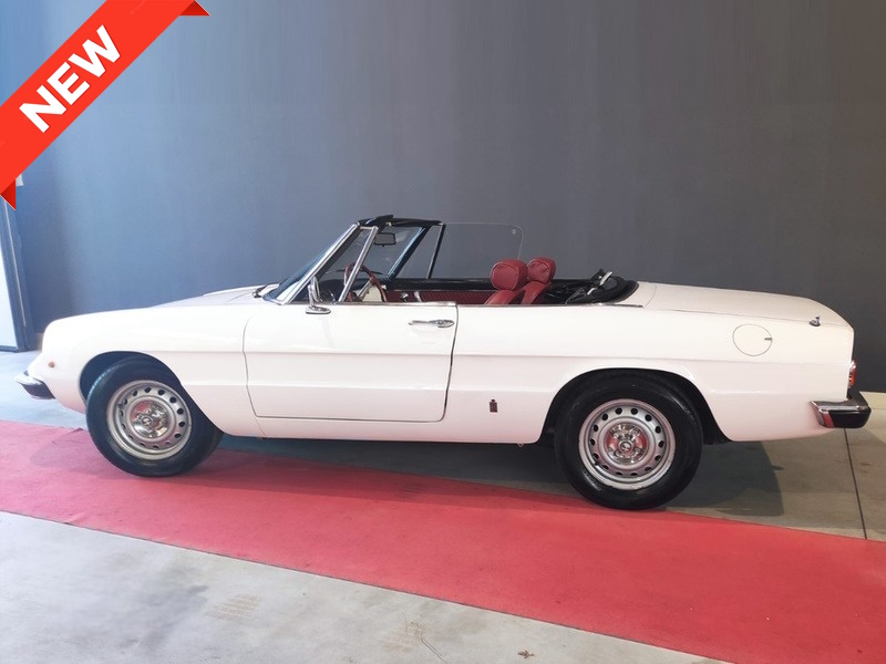 Read more about the article First news of 2023: the white Alfa Romeo Duetto